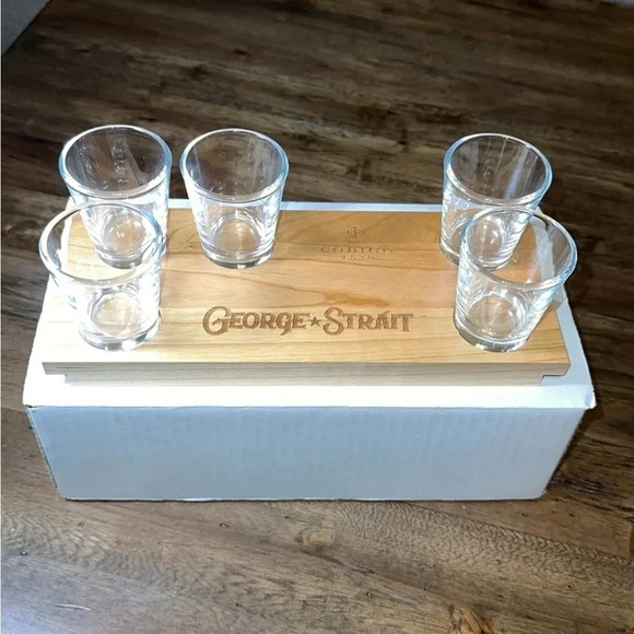 NWT George Strait x Codigo Tequila 1530 6 Piece Glass/Wooden Shot Glass Tray Set - Picture 5 of 7